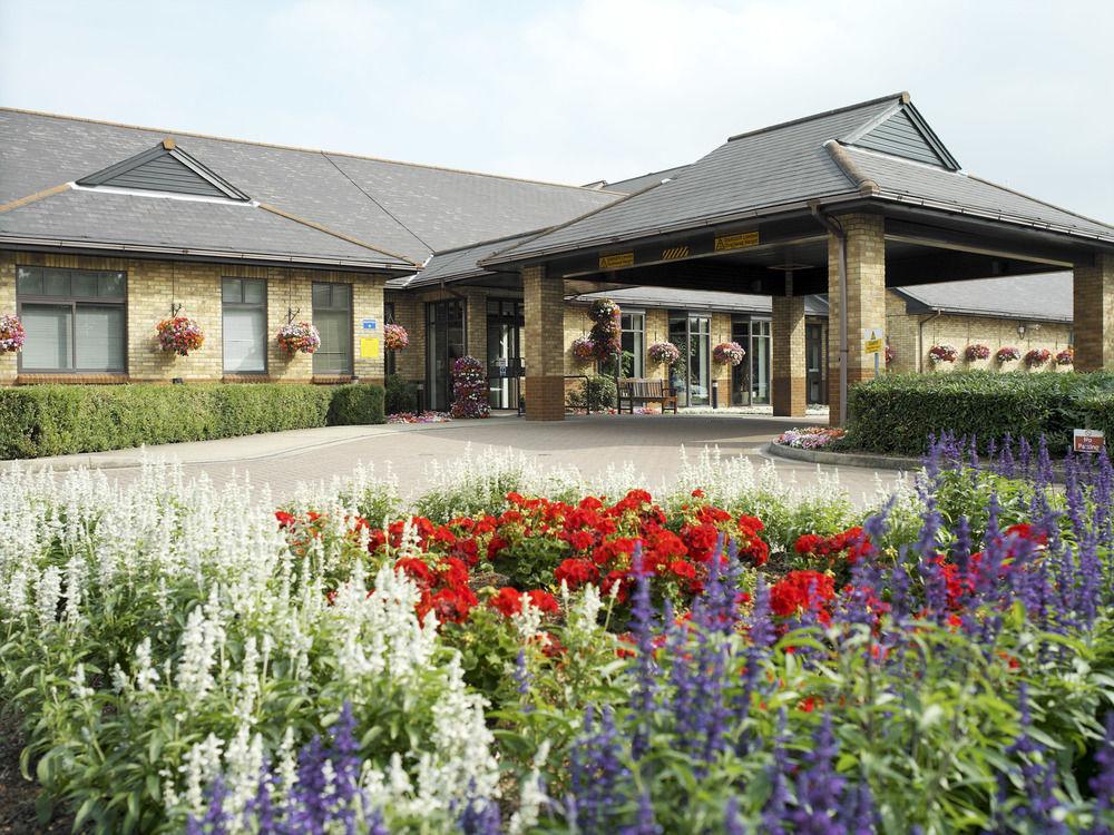 Delta Hotels By Marriott Cheshunt Broxbourne Exteriör bild