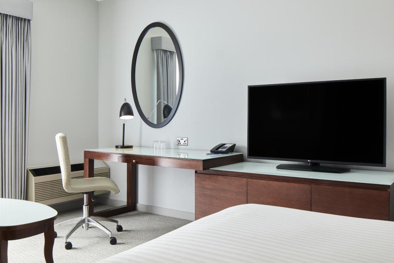 Delta Hotels By Marriott Cheshunt Broxbourne Exteriör bild