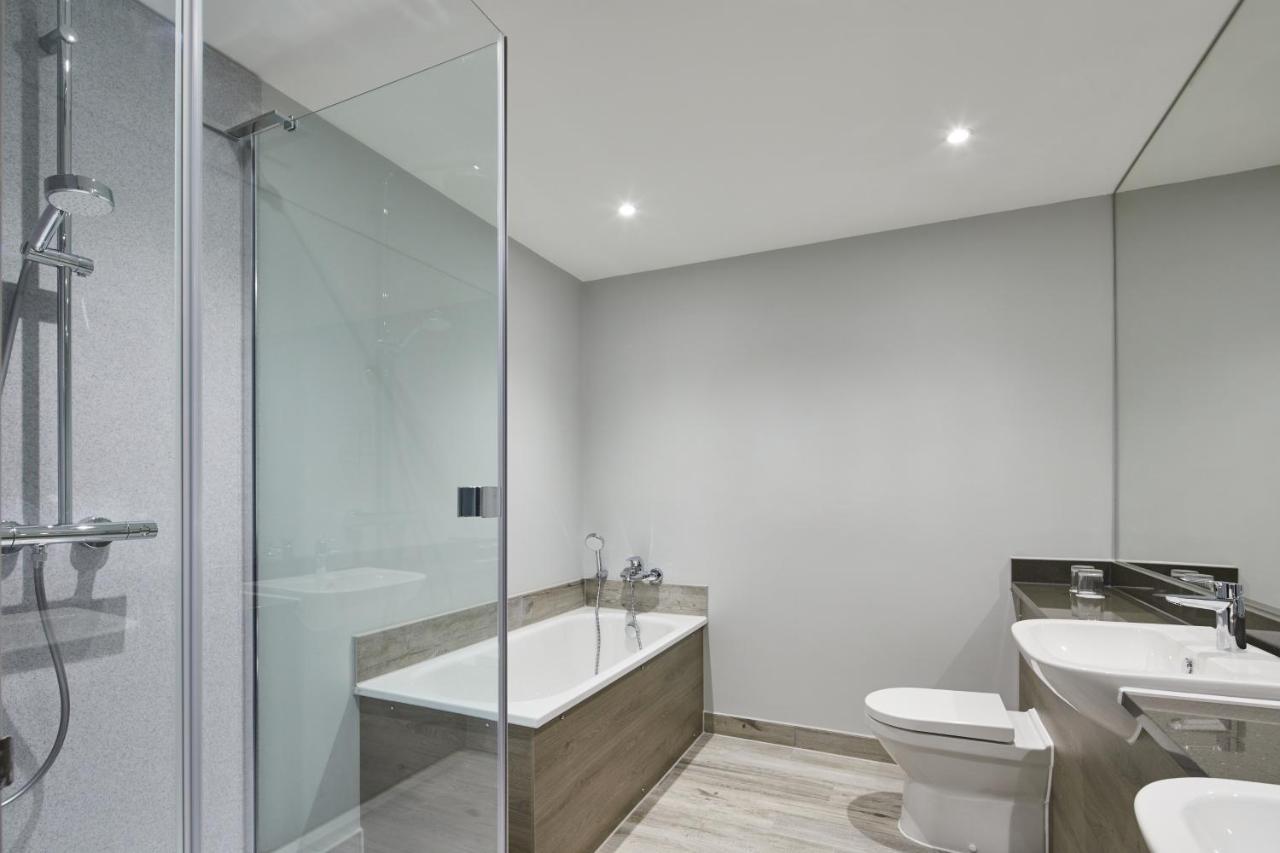 Delta Hotels By Marriott Cheshunt Broxbourne Exteriör bild