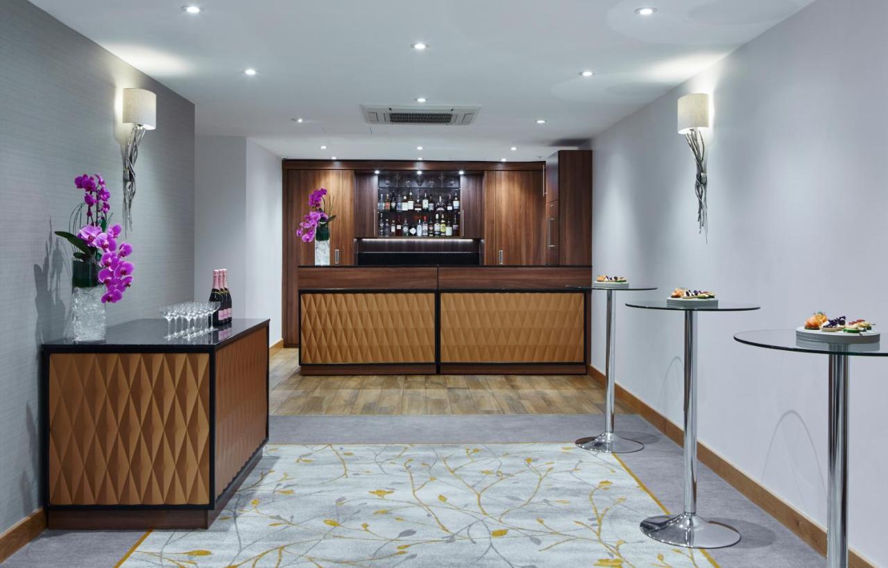 Delta Hotels By Marriott Cheshunt Broxbourne Exteriör bild