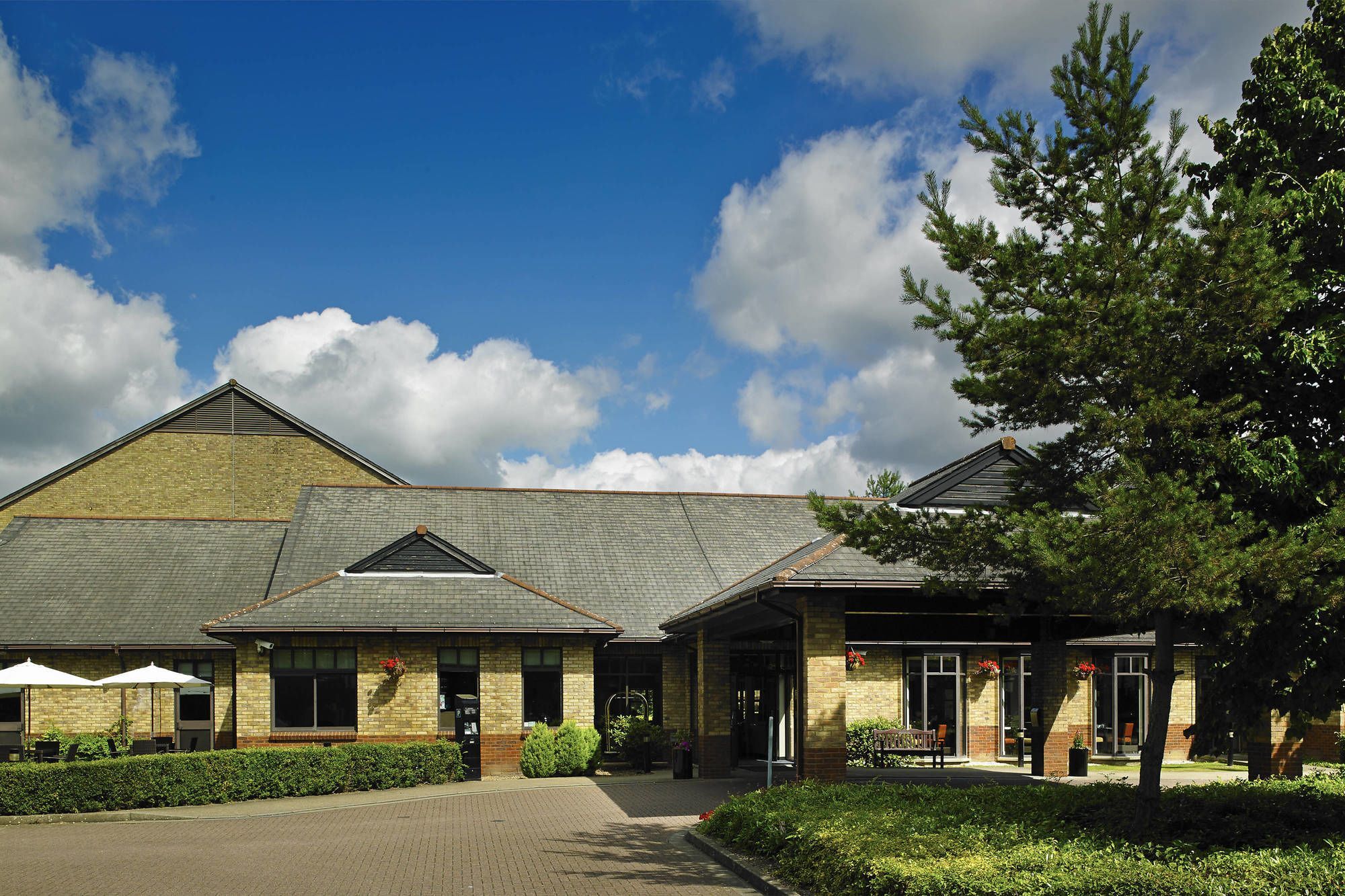 Delta Hotels By Marriott Cheshunt Broxbourne Exteriör bild